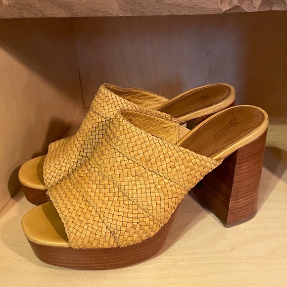 Frye Katie Woven Platform Mule - Size 9 - Picture 6 of 11